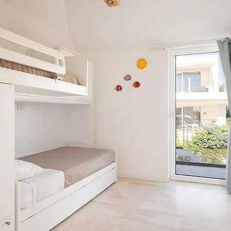 Sofia Sea View, Pool And Private Parking Appartamento