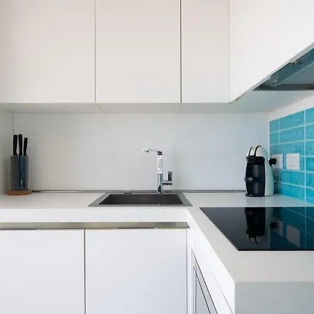 Appartamento Sofia Sea View, Pool And Private Parking