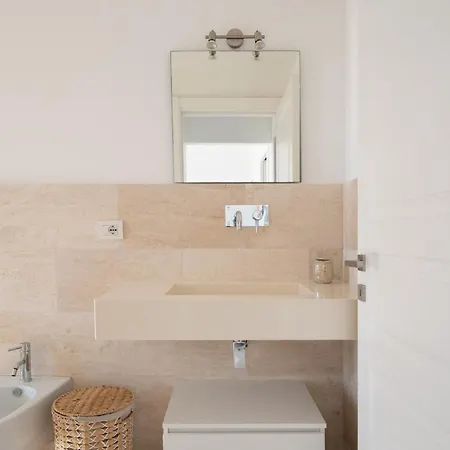 Sofia Sea View, Pool And Private Parking Appartamento