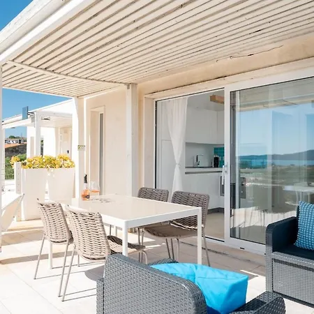 Sofia Sea View, Pool And Private Parking Appartamento Olbia