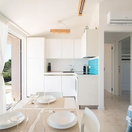 Appartamento Sofia Sea View, Pool And Private Parking Olbia